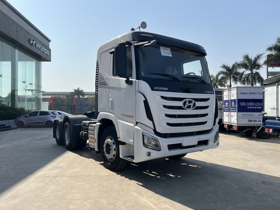 Đầu kéo Xcient GT tại Hyundai Lam Kinh